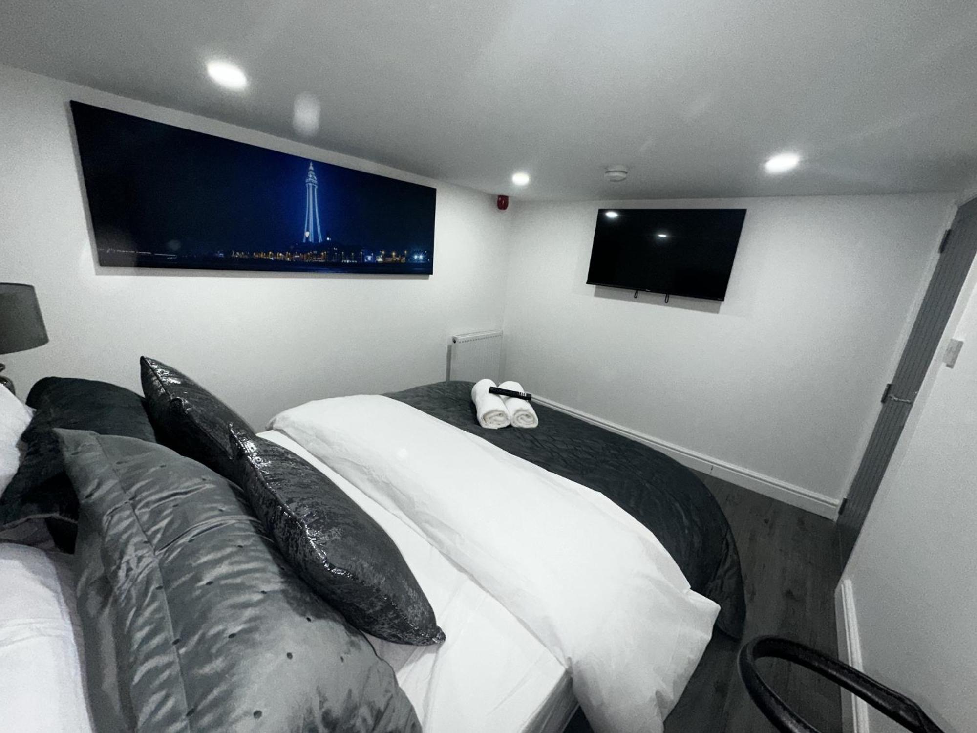 New Osborne Luxury Hottub And Jacuzzi Suites Blackpool Rum bild