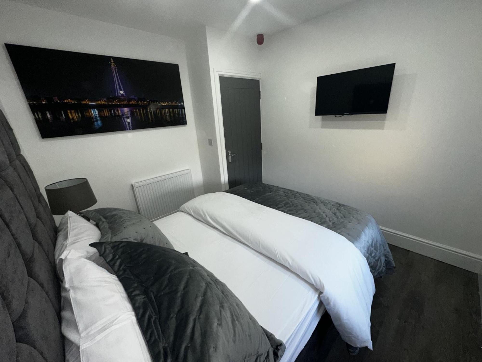 New Osborne Luxury Hottub And Jacuzzi Suites Blackpool Rum bild